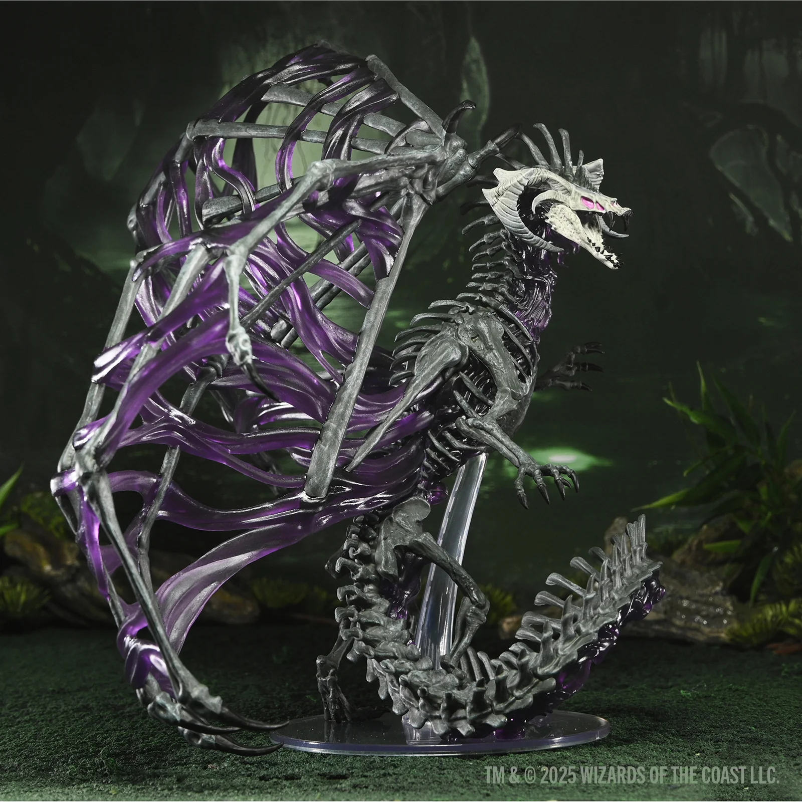 D&D Icons of the Realms: Black Dracolich Boxed Miniature (Gargantuan)