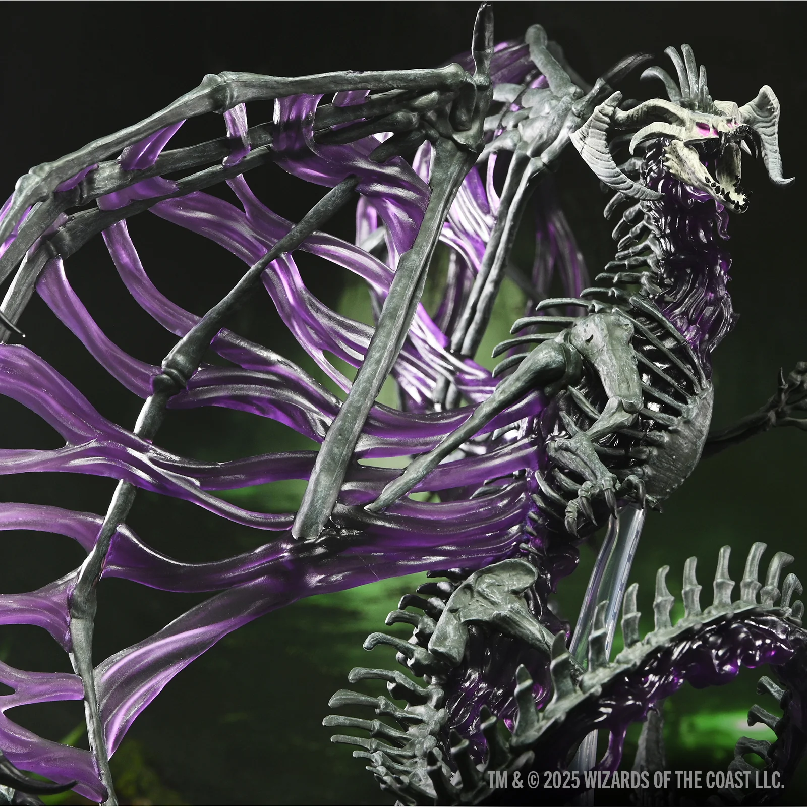 D&D Icons of the Realms: Black Dracolich Boxed Miniature (Gargantuan)